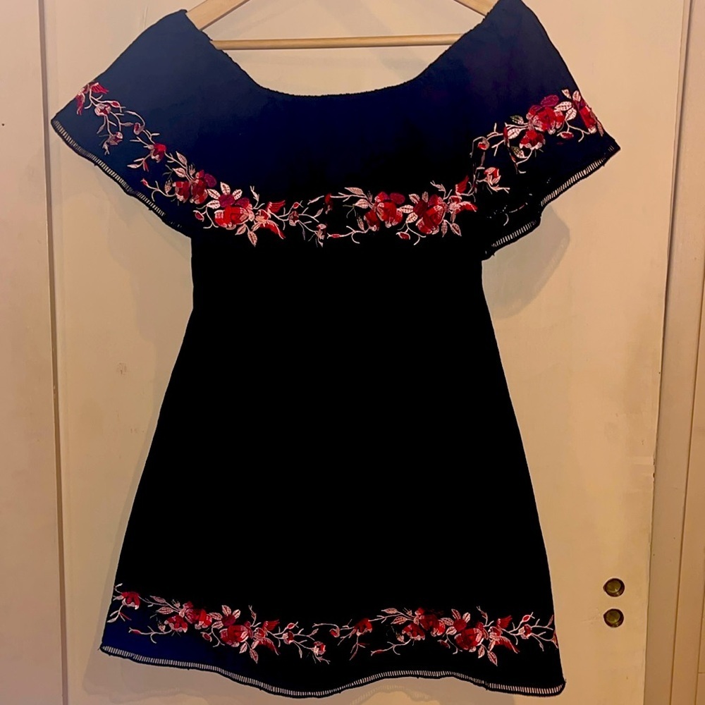 Lucy Paris mini dress off the shoulder with embroidery size small